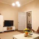 Charming In Historical Center Apartment *