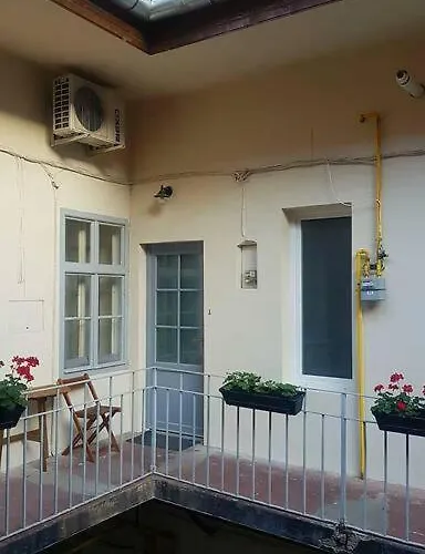 Charming In Historical Center Lägenhet